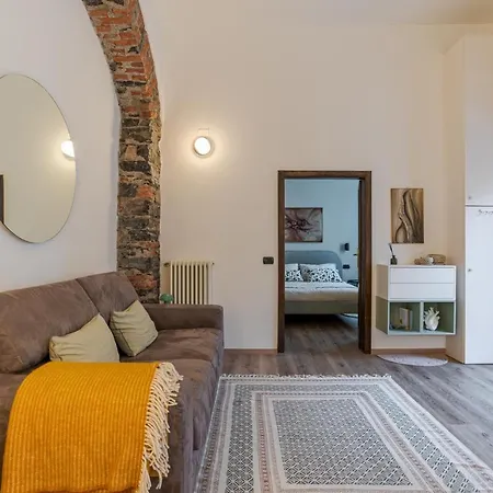 Guesthost - Elegant & Charming In Cernobbio! تْشيرنوبيو