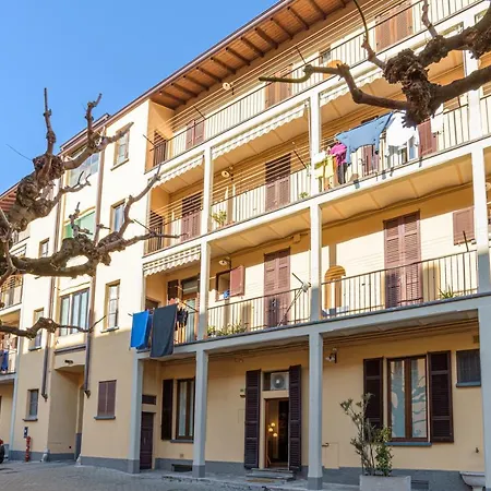 Guesthost - Elegant & Charming In Cernobbio! تْشيرنوبيو
