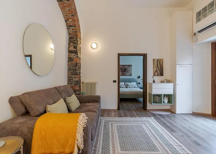Guesthost - Elegant & Charming In Cernobbio! تْشيرنوبيو