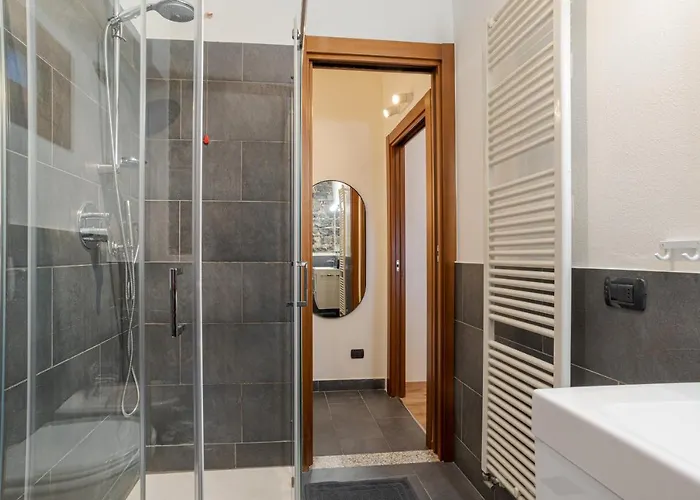شقة Guesthost - Elegant & Charming In Cernobbio!