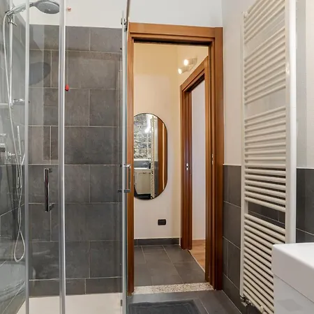 Apartman Guesthost - Elegant & Charming In Cernobbio!