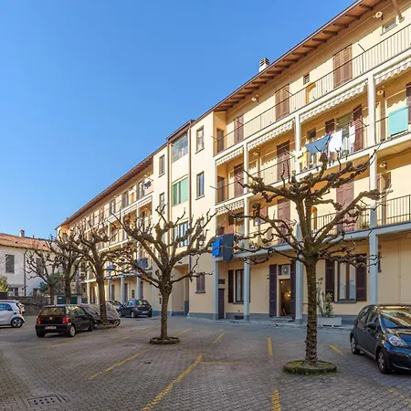 Guesthost - Elegant & Charming In Cernobbio! דירה *